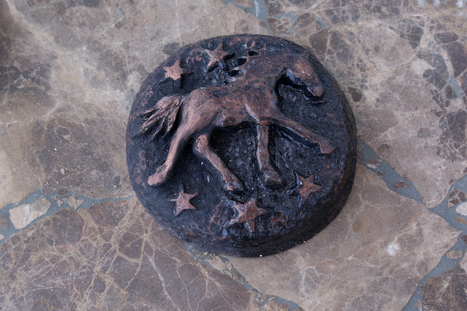 Horse Medallion with Black/Copper Highlights Finish