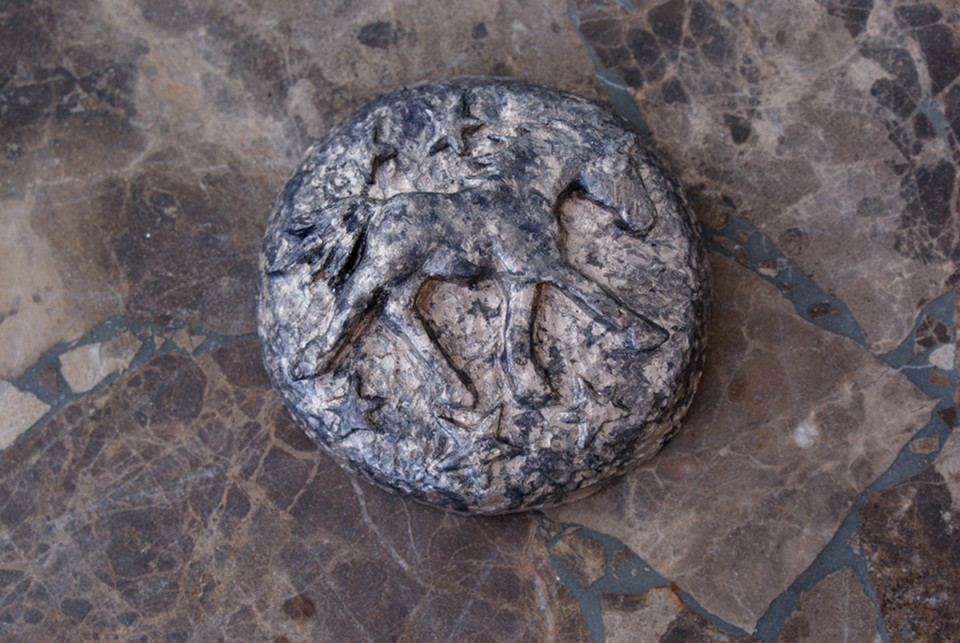 Horse Medallion with Warm Silver/Black Patina Finish